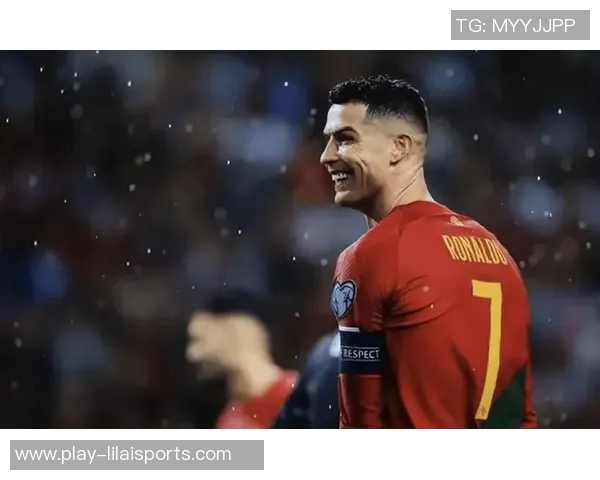 传奇名将与足球的辉煌历程：从绿茵场上的英雄到历史的见证者