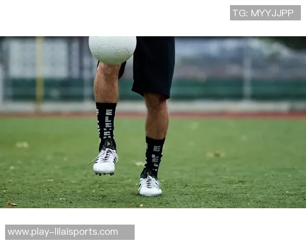 足球运动在促进身体健康增强团队合作精神和提升社交能力方面的重要作用探讨